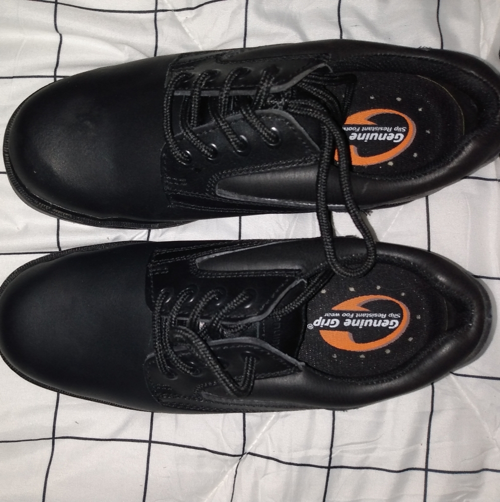 Shoes - Picture 5 of 7
